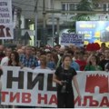 Nišlije protestovale protiv nasilja, na pola sata blokirana pruga Niš – Pirot (VIDEO)