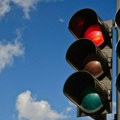 Kako da umanjite kaznu za prolazak kroz crveno svetlo na semaforu?