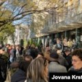 Jednomesečni pritvor privedenom maldiću posle protesta u Novom Sadu