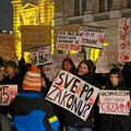 "Da se ne ponovi kada mi budemo bili studenti": Protest novosadskih srednjoškolaca na Trgu slobode