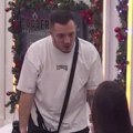 Gastoz u ogrebotinama zbog Anđele Nasrnula na njega, on kukao na sav glas, haos na imanju!