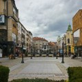 Zmija ujela muškarca usred grada: Incident u centru Kragujevca šokirao prolaznike