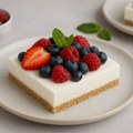 Idealno za vrele letnje dane: Voćne kocke sa jogurtom i limunom