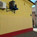 Novi Sad: Prekrečen grafit mržnje upućen ukrajinskom ambasadoru Oleksandru Litvinenku