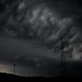 Olujno nevreme i sinoć pogodilo Srbiju, pričinjena velika materijalna šteta