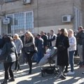 Prosvetari u štrpcu i dalje na mukama, ne mogu podići plate: "Svi mi imamo malu decu i treba ih prehraniti, a to nije…