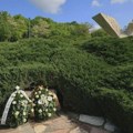 Obeležen Dan sećanja na žrtve Holokausta, genocida i drugih žrtava nacizma i fašizma u Drugom svetskom ratu polaganjem…