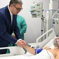 "Čestitao sam Milošu na hrabrosti i uspešno obavljenom zadatku": Predsednik Vučić posetio ranjenog žandarma u bolnici…