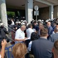 MUP saopštio zbog čega je jutros uhapšen student kod Skupštine grada