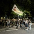 Na protestu u Nišu sukobi sa policijom, povrede i gađanje jajima sedišta SPS-a