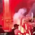 Demonstranti pokušali da zapale Filozofski fakultet (video)