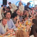 Došao je i taj dan – bujanovčki naprednjaci razapinju šatru, svenarodni skup u ovom selu