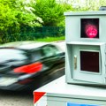Ugledali ste kameru i smanjili brzinu: Evo na kojoj udaljenosti radar može da vas snimi, sada znate da li vam stiže plava…