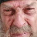 Beskućnik sa fotografije (71) bio najbolji frajer. Žene bivše Juge su ludele za njim, a onda šokirao transformacijom