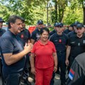 Gašić u Nišu dočekao srpske vatrogasce koji su u Grčkoj gasili požare