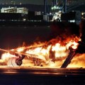 SUDAR NA PISTI U TOKIJU Putnički avion buknuo u plamen - evakuisano 379 putnika, petoro poginulo u spasilačkom (VIDEO)