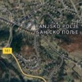 Ovo je naselje bansko polje kod Bora u kojem je nestalo dete Devojčica na sebi ima ljubičaste pantalone i maslinasto zelenu…