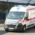 Mladić i devojka (21) povređeni u teškoj saobraćajnoj nesreći na Vračaru: Zakucali se automobilom u kuću, hitno…