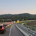 Gužve na granicama i pojačan saobraćaj: Kada i gde očekivati zastoje tokom prazničnog vikenda