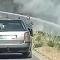 Tri osobe poginule u sudaru, vatrogasci gasili požar na vozilu: Teška saobraćajna nesreća u Trebinju (video)