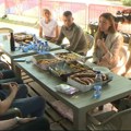 Mesarović u Pionirskom parku posetila studente koji žele da uče i pružila im podršku