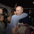 U frižideru keš, u pasošu laži: Putinovi špijuni uhvaćeni u blizini Srbije: Pratili 3 majke u školi, ovako izgleda roštilj sa…