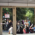 Studenti Filozofskog u Novom Sadu: Dekan zamenio brave, pokušava da nas izbaci iz zgrade