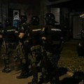 Napeto u Novom Sadu: Studenti i građani ispred Filozofskog, policija ušla u zgradu fakulteta