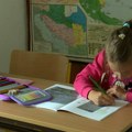 Monika je jedina učenica seoske škole: Ustanova bila pod ključem 25 godina, otvorena samo zbog nje