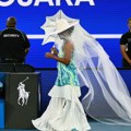 (Video) Tetralan ulazak na teren, a onda ipak pobeda: Osaka posle tri seta savladala Hrvaticu Ružić na Australija openu