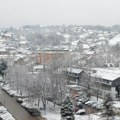 Zabelela se Loznica: Tokom noći napadala 4 centimetra snega (foto)