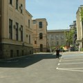 Na parking iza suda samo sa propusnicom