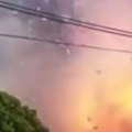 (Video) Najmanje 55 osoba poginulo u strahovitoj eksploziji, više od 100 kuća oštećeno, desetine povređenih