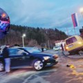 Nesreća u Kotor varošu: Auto završio na spomeniku palim borcima VRS, ima povređenih