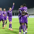 Fiorentina demonstrirala silu - Roma ispraćena "petardom" u Firenci VIDEO