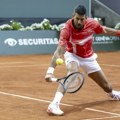 Novak Đoković pobedio Matea Arnaldija i plasirao se u polufinale turnira u Ženevi
