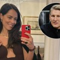 "Ana verna sebi, a Bugarka u miniću": Nemački "Bild" uporedio dve žene Bastijana Švajnštajgera