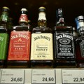 EU novim kontramerama cilja Boeing, američka kola i burbon