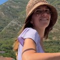 Anica Lazić uvija kukovima, vetar podiže haljinicu: Devojka Lazara Ristovskog objavila snimak sa jahte, glumac odmah reagovao