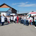 Uhapšeni direktori srpskih institucija dovedeni na sednicu za određivanje pritvora u Prištini, mirni protesti u Gračanici i…