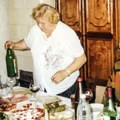 Mnoge kuće u bivšoj Jugoslaviji imale su ovaj proizvod u vitrini, odmah pored kristalnih čaša