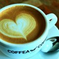 Evo kako kafa utiče na organizam u vrelim danima