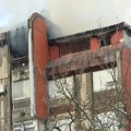 Угашен пожар у згради на Бањици, једна особа повређена