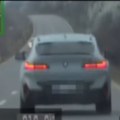 Vozila BMW 220 kilometara na sat Turkinja za volanom divljala na putu gde je ograničenje 80 km/h (video)