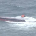 Drama kod Japana: Uzburkano more prevrnulo tanker, četiri člana posade spašena, dok se za sedmoro ljudi još uvek traga…