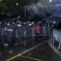 Protest građana ispred Vlade Crne Gore, policajcima poručili: Gde ste bili 1. januara? FOTO