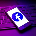 Facebook slavi 21. rođendan, a da li se sećate kako je izgledao na početku? Zovu ga "mrežom za starije", a Zakerberg ima…