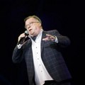 "Niko ni sa kim ne govori" Halid Bešlić i danas dolazi u rodno selo, meštani otkrivaju: Čuvao sam ovce sa njim...