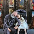 Anđela boluje od MS i dugo je čekala krštenje! Sveštenik: Niko s većom radošću nije pristupio svetoj tajni! Bože…
