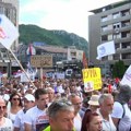 Protest u Užicu: Blokirana magistrala prema Zlatiboru koja vodi ka Crnoj Gori, okupljenima se obratio rektor Đokić